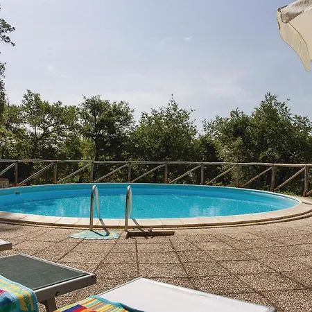 Four-bedroom Holiday Pg With Lake View 02 *