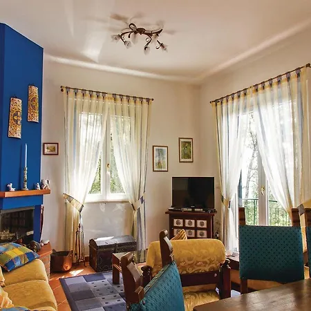 Four-bedroom Holiday Pg With Lake View 02 度假居