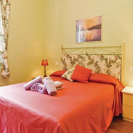 Nyaraló Four-bedroom Holiday Pg With Lake View 02 *