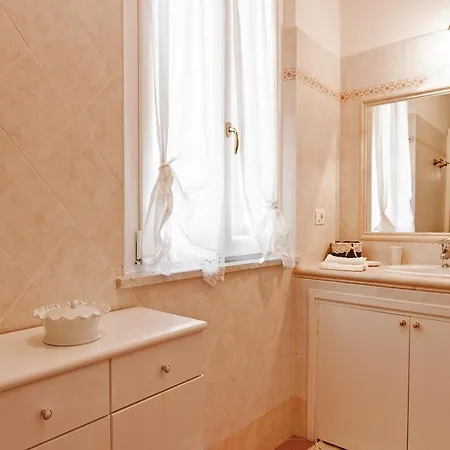 度假居 Four-bedroom Holiday Pg With Lake View 02 *